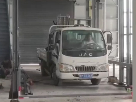 4缸8軌大噸位貨梯